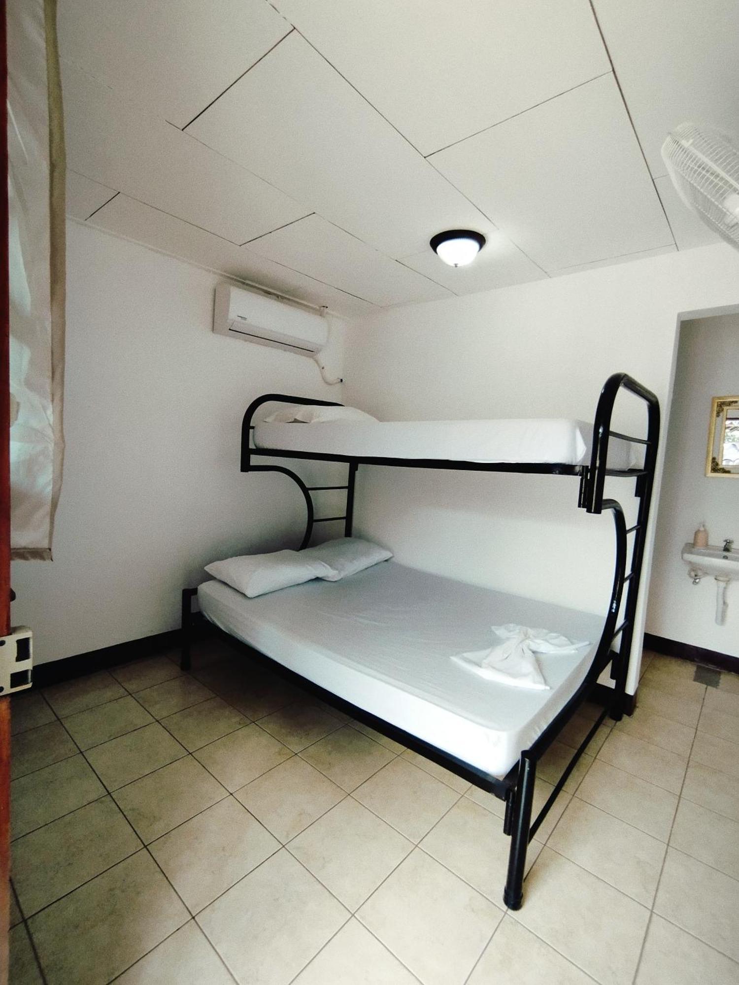 The Landing Hotel And Restaurant مويوجالبا المظهر الخارجي الصورة